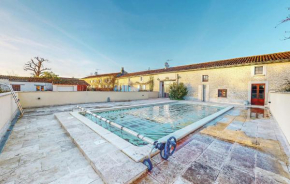 Cozy Home In Néré With Private Swimming Pool, Can Be Inside Or Outside